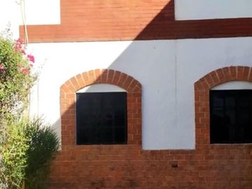 Las Quintas, amueblado, planta baja
