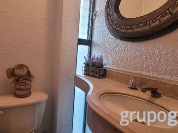 HERMOSA CASA A LA VENTA EN LA COLONIA REFORMA IZTACCIHUATL NORTE, ALCALDIA IZTACALCO!!