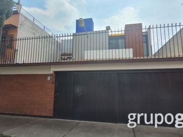 HERMOSA CASA A LA VENTA EN LA COLONIA REFORMA IZTACCIHUATL NORTE, ALCALDIA IZTACALCO!!