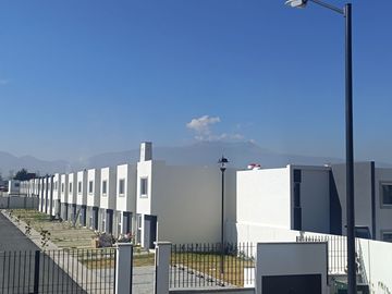 Casa Venta Calimaya 5 minutos zona militar, salidas rápidas CDMX, escuelas dentro del desarrollo