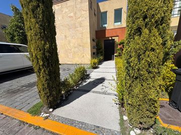 Casa Venta Residencial por  Ave. Tecnológico  las Torres, por la estación del tren Toluca- Santa Fe, estación Metepec.