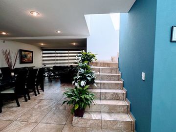 Casa Venta Residencial por  Ave. Tecnológico  las Torres, por la estación del tren Toluca- Santa Fe, estación Metepec.