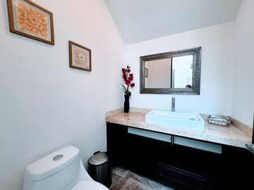 Casa Venta Residencial por  Ave. Tecnológico  las Torres, por la estación del tren Toluca- Santa Fe, estación Metepec.
