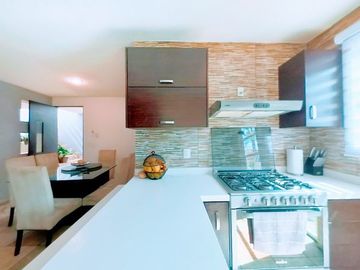 Casa Venta Residencial por  Ave. Tecnológico  las Torres, por la estación del tren Toluca- Santa Fe, estación Metepec.