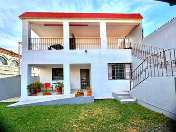 Casa a 1 cuadra del malecon