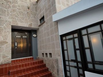 Casa en VENTA, dentro de coto, Guadalupe Jardín