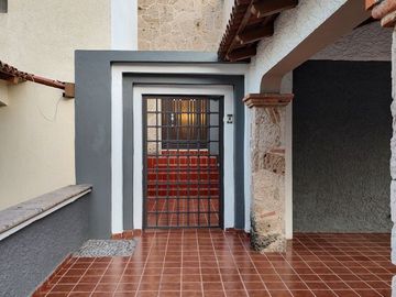 Casa en VENTA, dentro de coto, Guadalupe Jardín