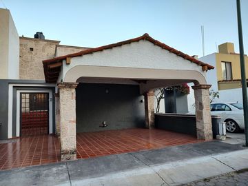 Casa en VENTA, dentro de coto, Guadalupe Jardín