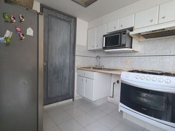 EXCELENTE DEPARTAMENTO LOMAS COSTA AZUL, CON HERMOSA VISTA Y ENTORNO