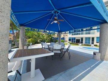 EXCELENTE DEPARTAMENTO LOMAS COSTA AZUL, CON HERMOSA VISTA Y ENTORNO