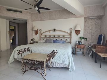 EXCELENTE DEPARTAMENTO LOMAS COSTA AZUL, CON HERMOSA VISTA Y ENTORNO