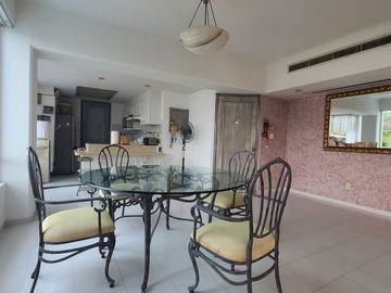 EXCELENTE DEPARTAMENTO LOMAS COSTA AZUL, CON HERMOSA VISTA Y ENTORNO