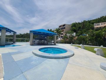 EXCELENTE DEPARTAMENTO LOMAS COSTA AZUL, CON HERMOSA VISTA Y ENTORNO