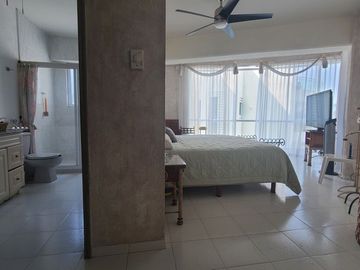 EXCELENTE DEPARTAMENTO LOMAS COSTA AZUL, CON HERMOSA VISTA Y ENTORNO