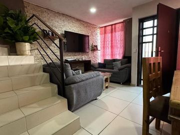 Bonita casa en tonala