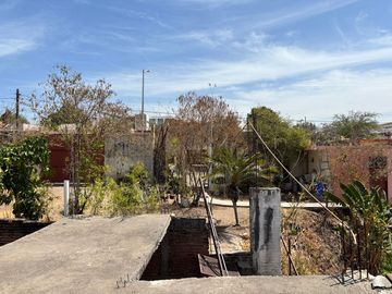 Casa /Terreno en venta Col. Rosario Uzarraga