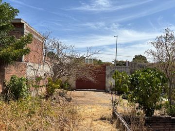 Casa /Terreno en venta Col. Rosario Uzarraga
