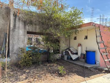 Casa /Terreno en venta Col. Rosario Uzarraga