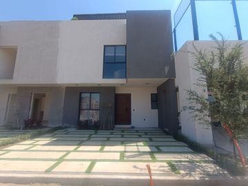 CASAS PREVENTA METEPEC A 10 MIN DE GALERIASY  METEPEC CENTRO, A 5 MIN DE LA ESTACION PINOSUAREZ TREN TOLUCA CDMX