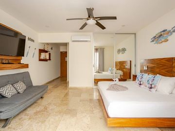 Departamento con patio privado y jacuzzi en colonia Zazilha cerca al mar!
