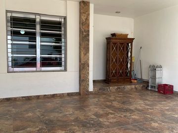 Casa en Venta en privada Colinas del Bosque frente a la Plaza San isidro, Culiacan, Sinaloa