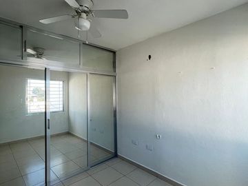 Casa en Venta en privada Colinas del Bosque frente a la Plaza San isidro, Culiacan, Sinaloa