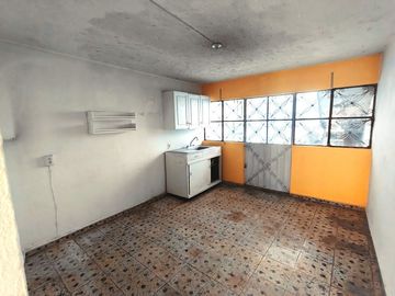 CASA EN VENTA CERCA DE PLAZA MORELIA Y LAS AMERICAS, JARDINES DEL RINCON, OCOLUSEN