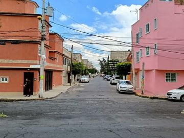 Casa en venta en Impulsora Popular Avicola