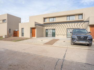 venta casa tipo duplex condos don mateo funes