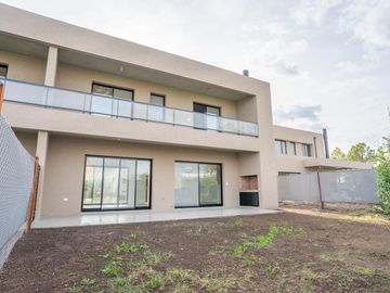 venta casa tipo duplex condos don mateo funes