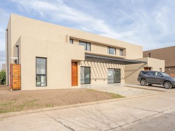 venta casa tipo duplex condos don mateo funes