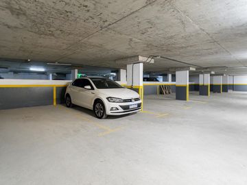 EL MEJOR DOS AMBIENTES DE LA ZONA DE ALMAGRO CON COCHERA FIJA Y CUBIERTA