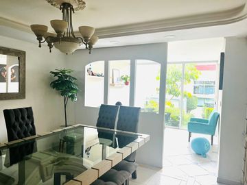 INTERLOMAS CASA EN VENTA EN CONJUNTO HORIZONTAL
