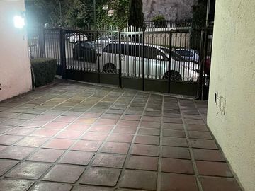 INTERLOMAS CASA EN VENTA EN CONJUNTO HORIZONTAL