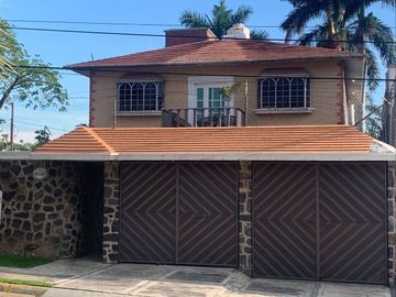 Casa Remodelada en Venta en Burgos Cuernavaca