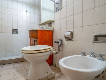 Gran Departamento venta 4 ambientes en  Recoleta