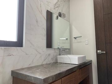 CASA EN VENTA EN MONCAYO