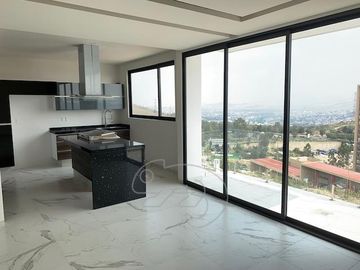 CASA EN VENTA EN MONCAYO
