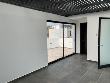 CASA EN VENTA EN MONCAYO