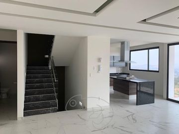 CASA EN VENTA EN MONCAYO