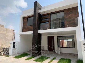 CASA EN VENTA EN MONCAYO