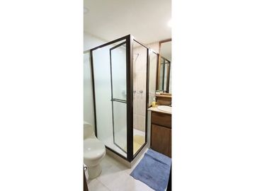 Amplio y remodelado Venta apartamento en El Poblado, sector Oviedo