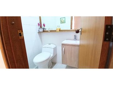 Amplio y remodelado Venta apartamento en El Poblado, sector Oviedo