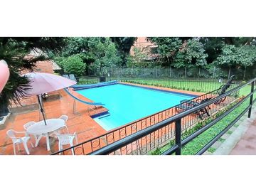 Amplio y remodelado Venta apartamento en El Poblado, sector Oviedo