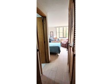 Amplio y remodelado Venta apartamento en El Poblado, sector Oviedo