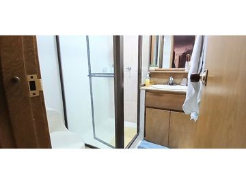 Amplio y remodelado Venta apartamento en El Poblado, sector Oviedo