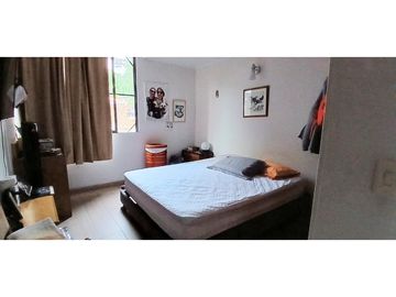 Amplio y remodelado Venta apartamento en El Poblado, sector Oviedo