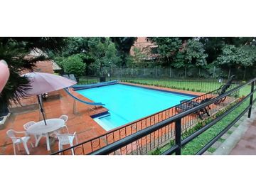 Amplio y remodelado Venta apartamento en El Poblado, sector Oviedo