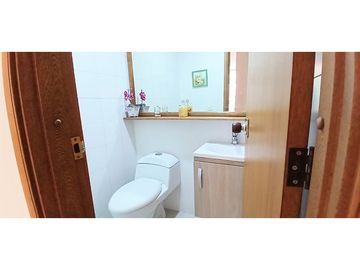 Amplio y remodelado Venta apartamento en El Poblado, sector Oviedo