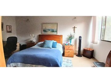Amplio y remodelado Venta apartamento en El Poblado, sector Oviedo